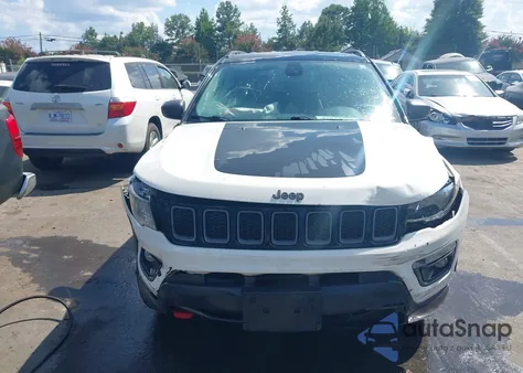 2019 Jeep Compass Trailhawk 4X4 z USA, uszkodzony, nr VIN 3C4NJDDB9KT759810